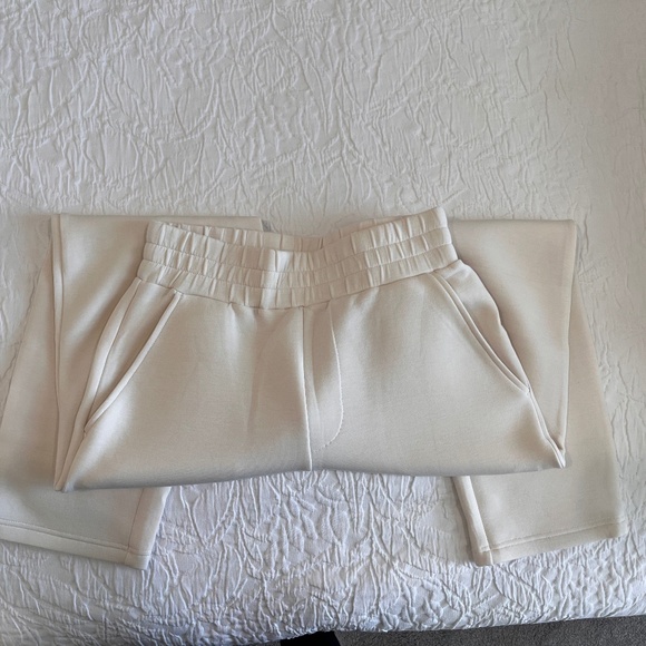 Lezé the Label Matching Set, Medium Bone - Picture 9 of 12